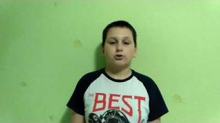 Борисов Борислав (5 класс) читает стих "Поёт зима аукает"