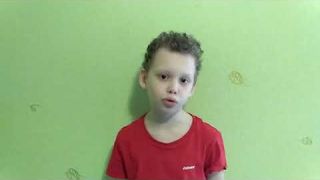 Борисов Кирилл 3 класс исполняет песню на английском языке.