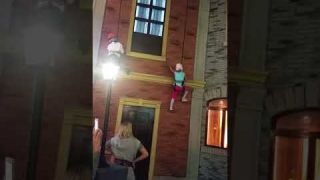 Мастер класс по скалолазанию в Кидзании (город детских профессий)
